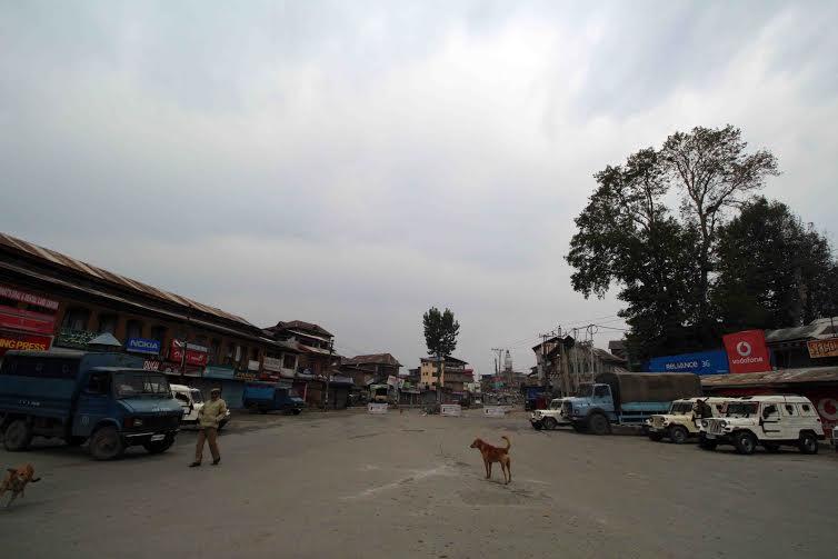 On Ashura, authorities impose restrictions in Srinagar